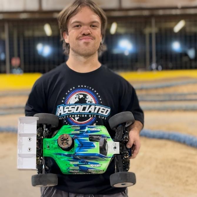 Brandon Rose rejoint Team Associated : un atout majeur pour le programme 1/8 !