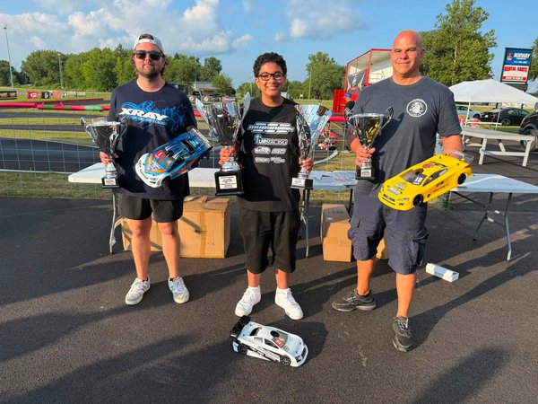 Podium des ROAR Nitro On-Road Nationals 2026 sur la piste de The Groove RC à Sheridan
