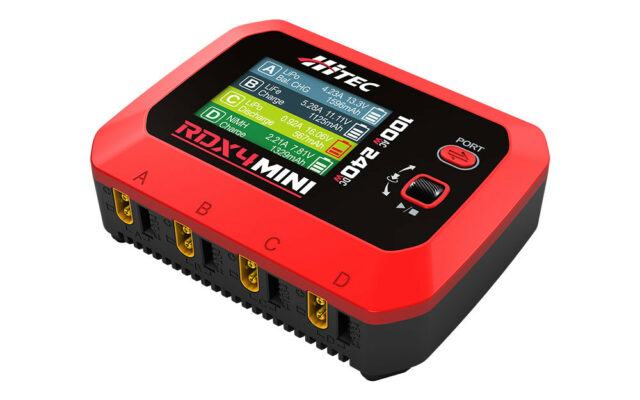 Hitec RDX4 Mini : quatre sorties et 240 W en DC dans un chargeur de poche