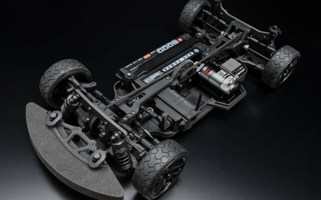 Yokomo RS2.0 : le kit touring 1/10 passe aux amortisseurs courts alu