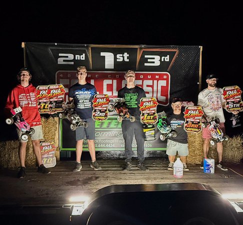 400 RC Compound Fall Classic 2026 au 400 RC Raceway en Ontario, buggies 1/8 tout-terrain