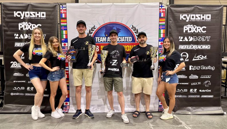 Podiums du Team Associated 1/28 International à Las Vegas
