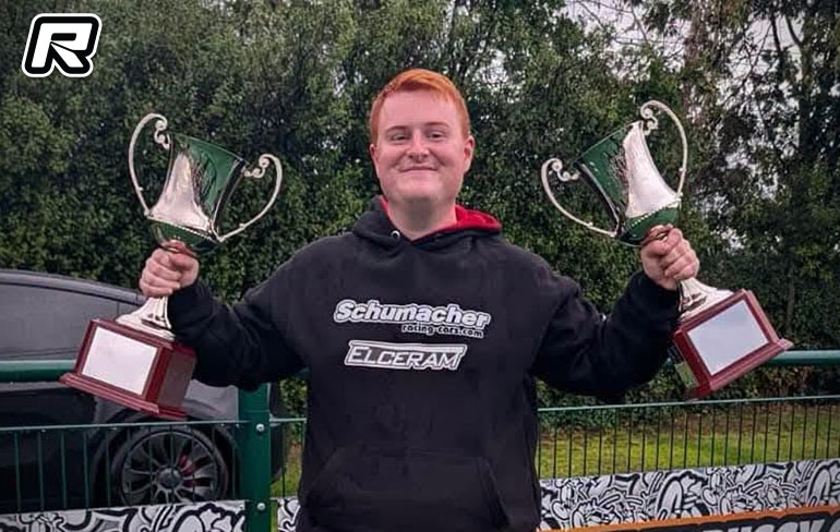 Ben Smith double champion britannique 1/10 tout-terrain 2026 avec ses buggies Schumacher