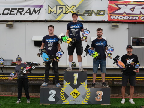Max Gotzl décroche un doublé parfait au Czech Open sur ses Xray XB8 et XB8E