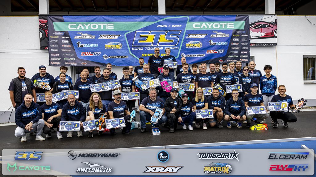 Cérémonie du podium Xray au Round 3 de l'ETS à Andernach