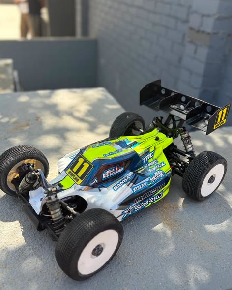 Noha Ben Mohamed sur son buggy Sparko a la Buggyland de Madrid