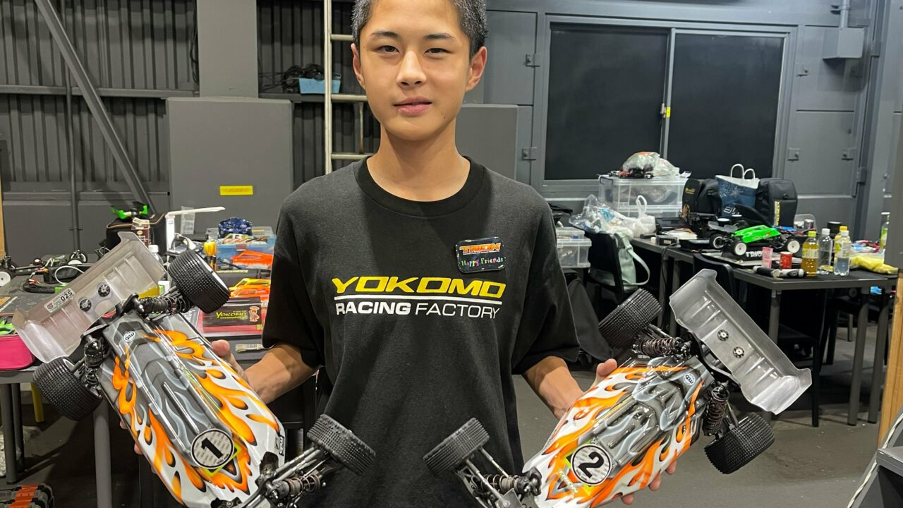 Takusho Watanabe et sa Yokomo MO3.0 victorieuse en 4WD 13.5T