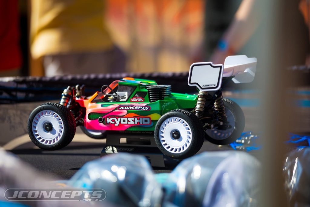 JConcepts lance trois nouveaux pneus buggy 1/8 : Space Bar, Euro Bar et Fubar