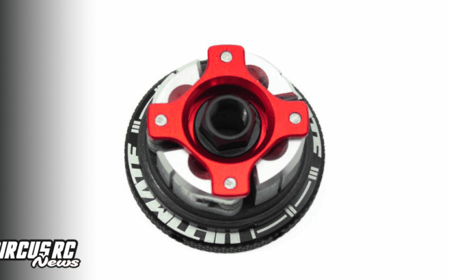 Ultimate Racing Compak 4 Pro B10 : un embrayage acier à réglage rapide pour le 1/8 tout-terrain
